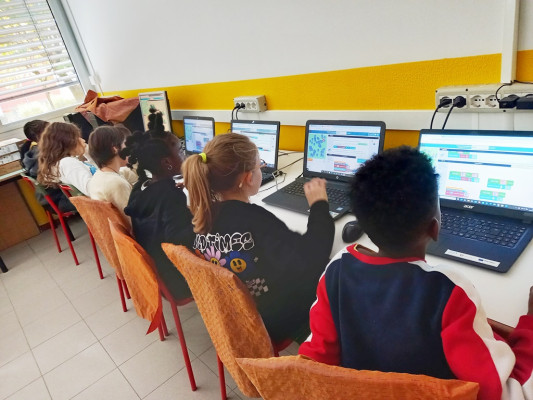 Fondamenti di informatica_L'arte degli adesivi